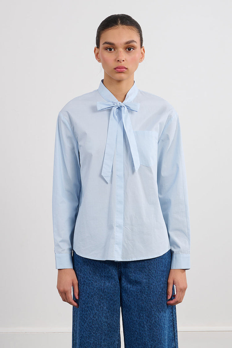 LIGHT BLUE BUTTON DOWN