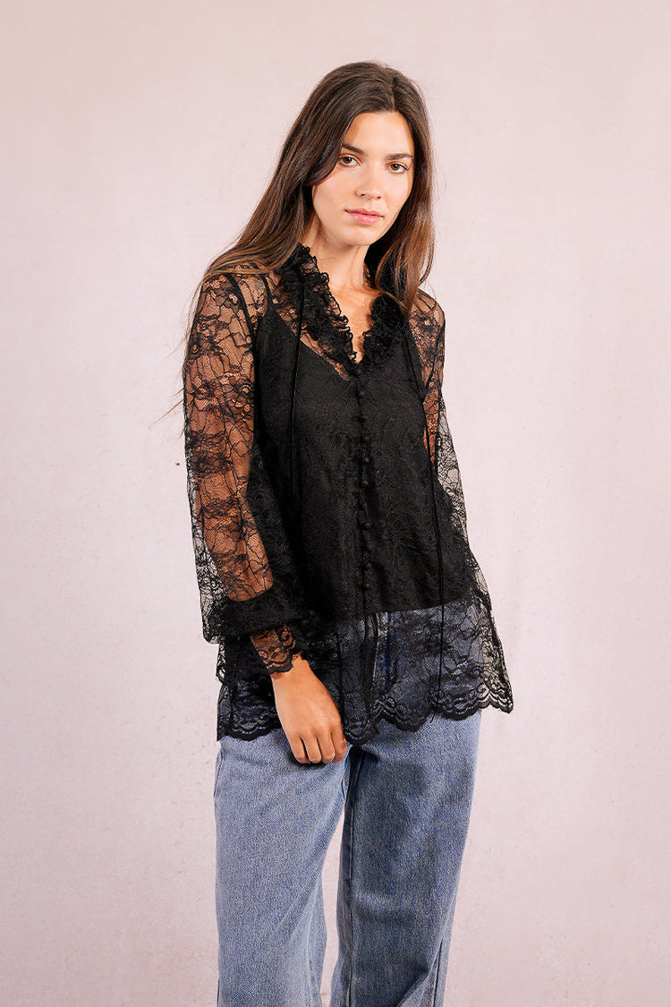 LACE BLOUSE