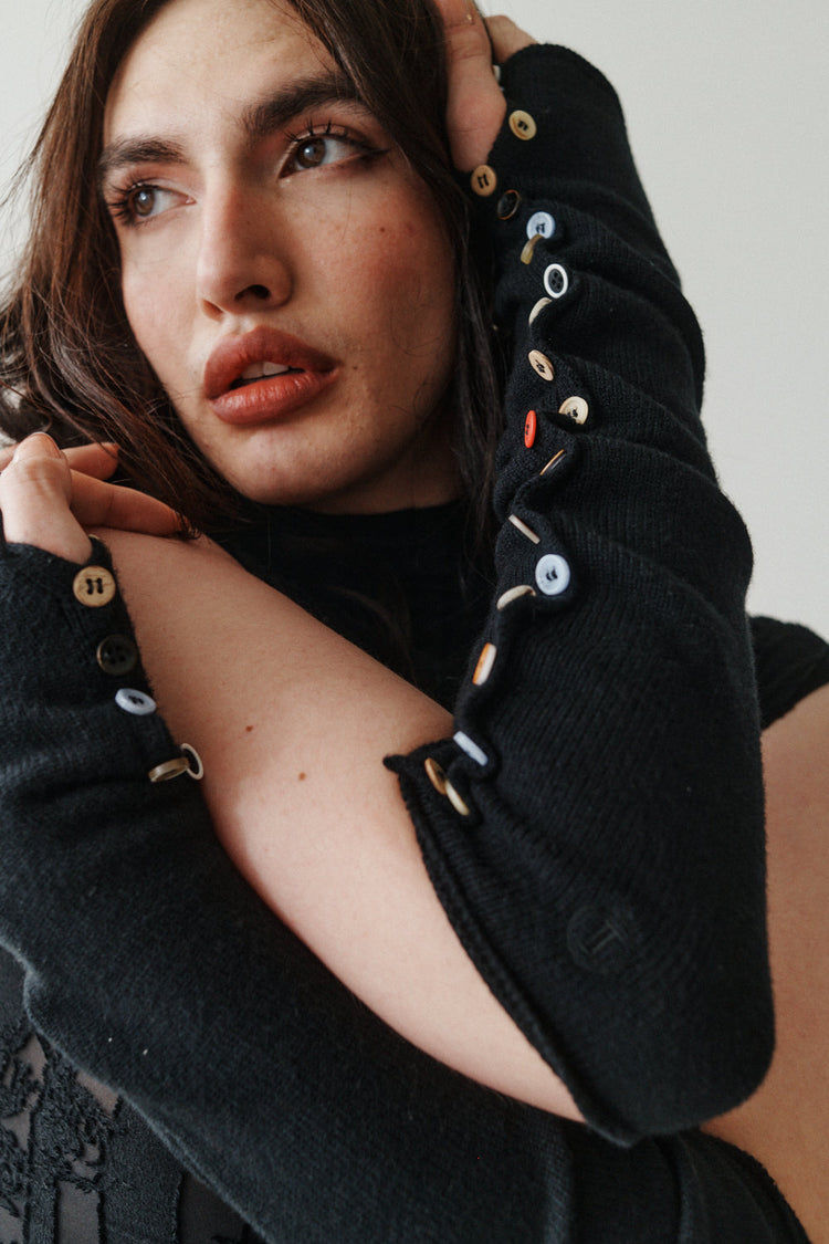 ECLECTIC BUTTON ARM/LEG WARMER