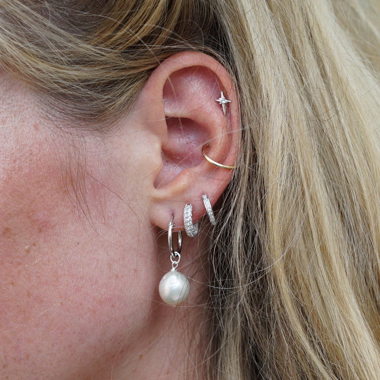 KAIA HOOP EARRING PEARL