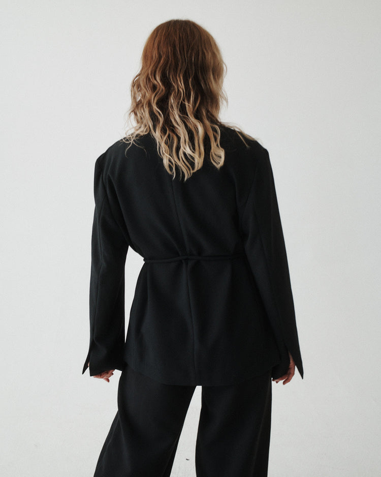 BELTED BLAZER
