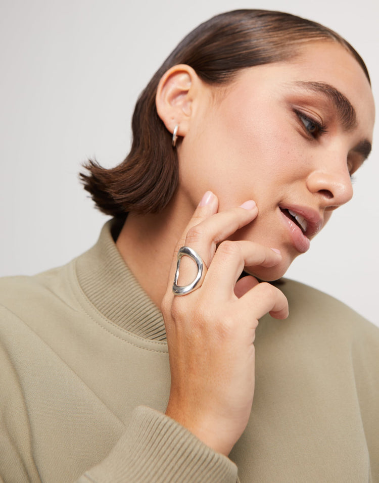 LARGE OVAL RING SILVER