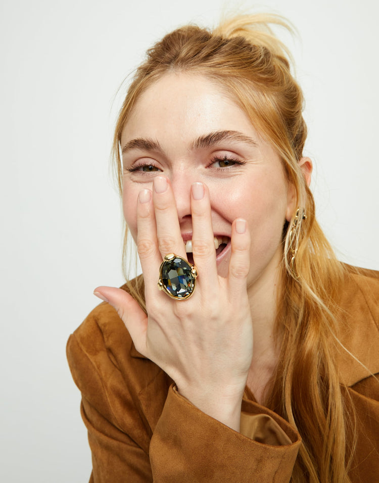GREY OVAL CRYSTAL RING GOLD