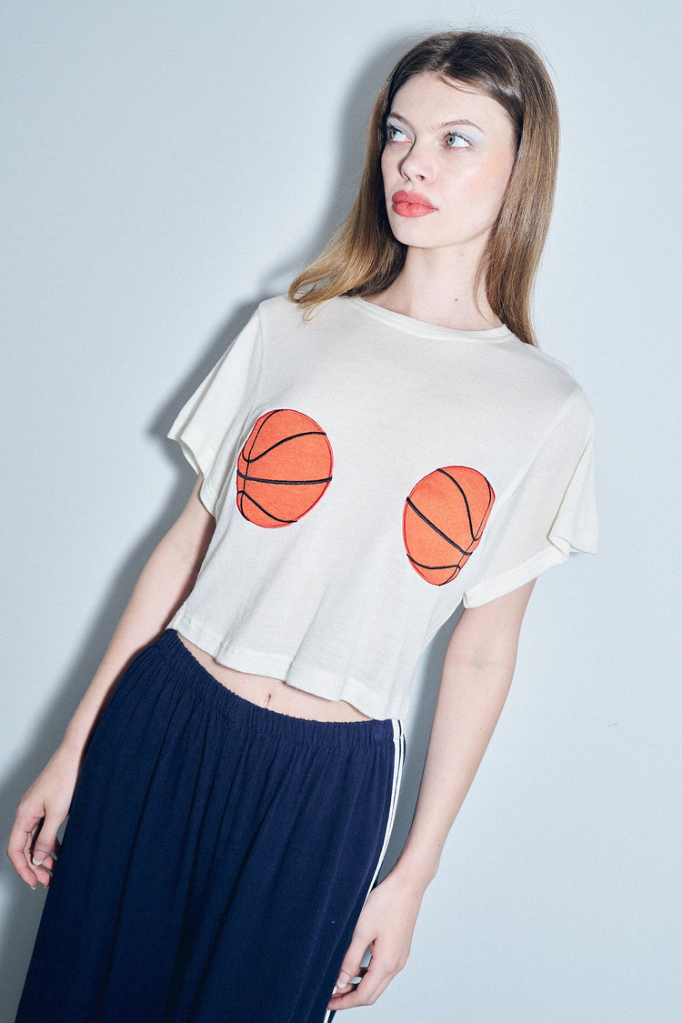 BASKETBALL BOOBS TEE