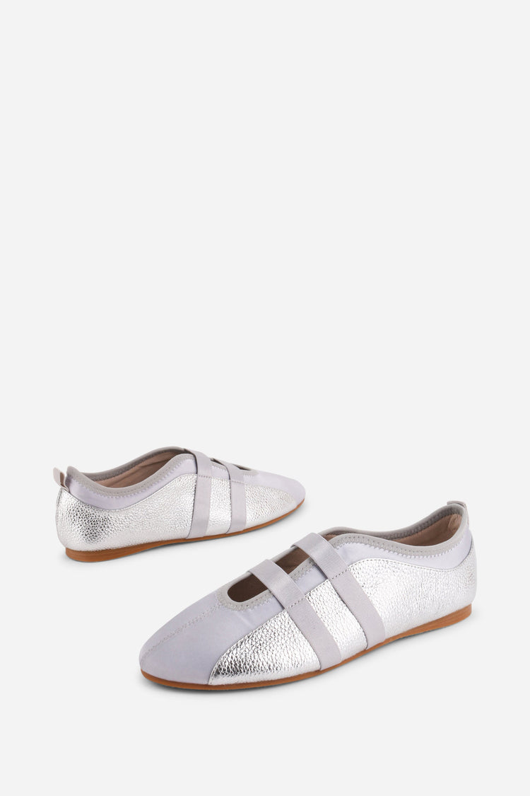 SPORTY LEATHER BALLET SNEAKER