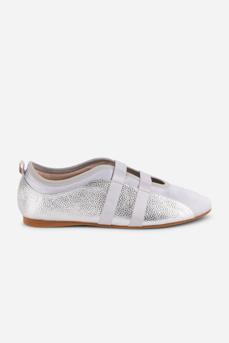 SPORTY LEATHER BALLET SNEAKER