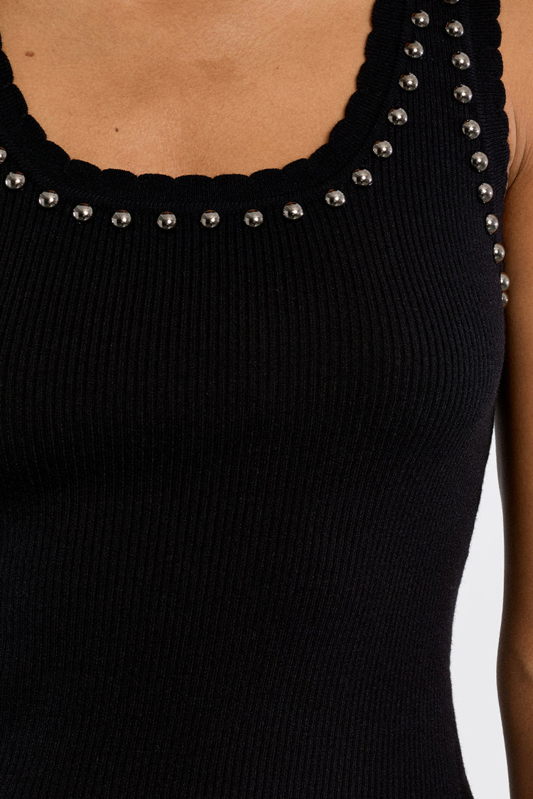 STUDDED TANK