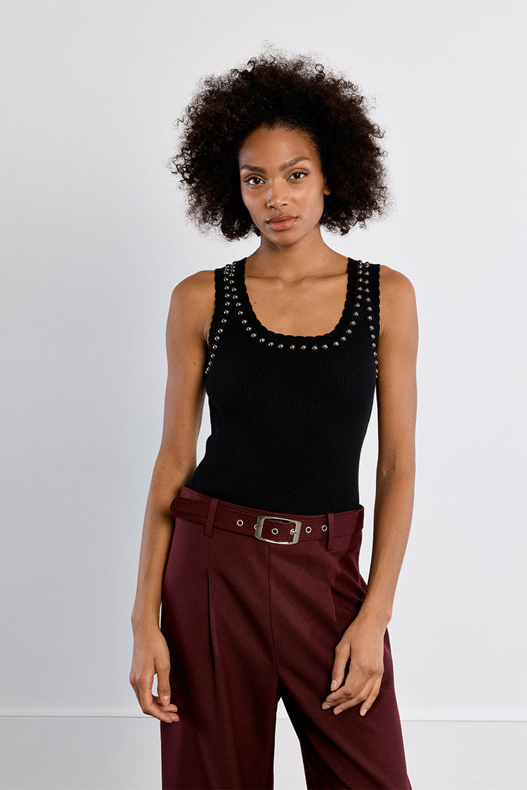 STUDDED TANK