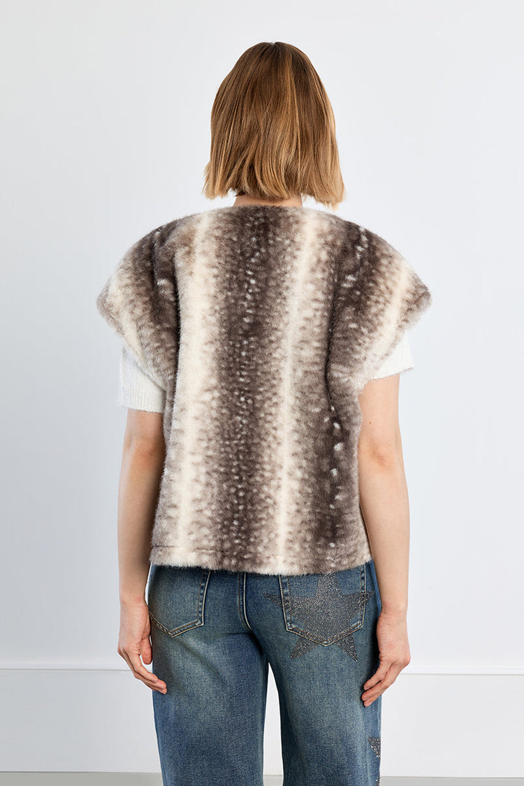 SLVLESS IMITATION FUR JACKET