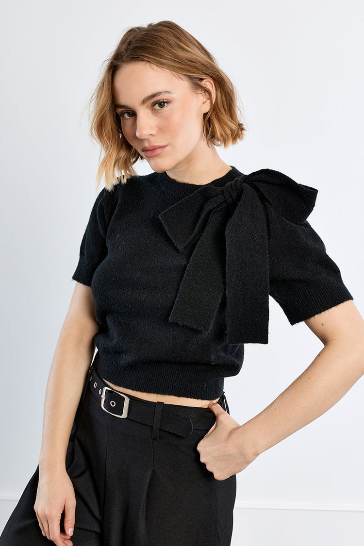 SHORT SLEEVED KNIT T-SHIRT