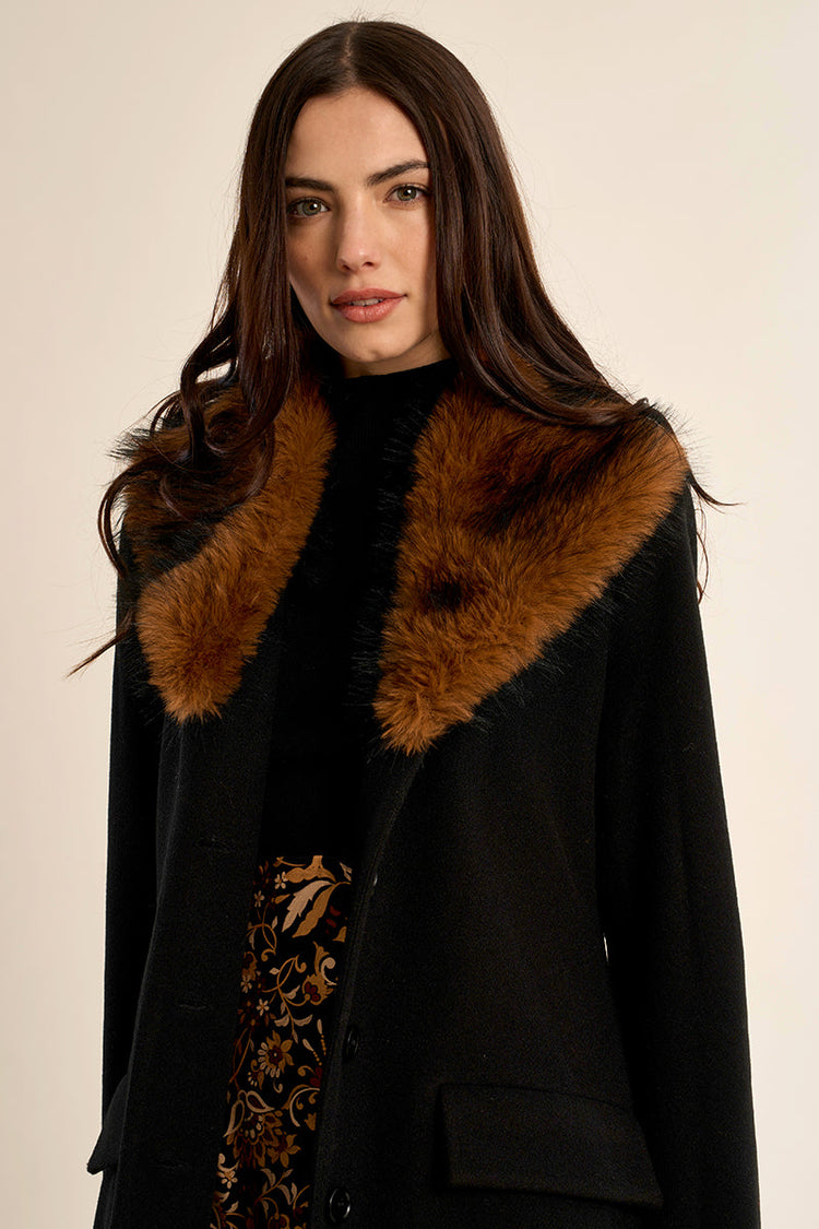 BLACK COAT W/ FUR