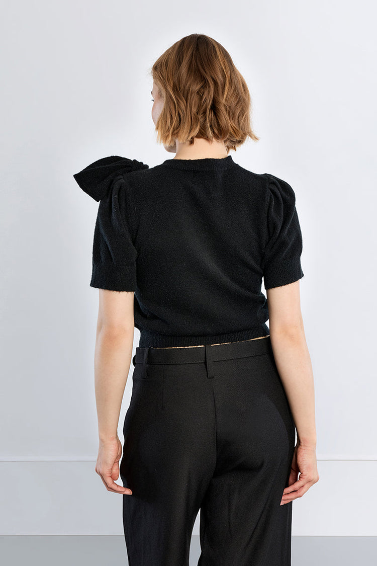 SHORT SLEEVED KNIT T-SHIRT